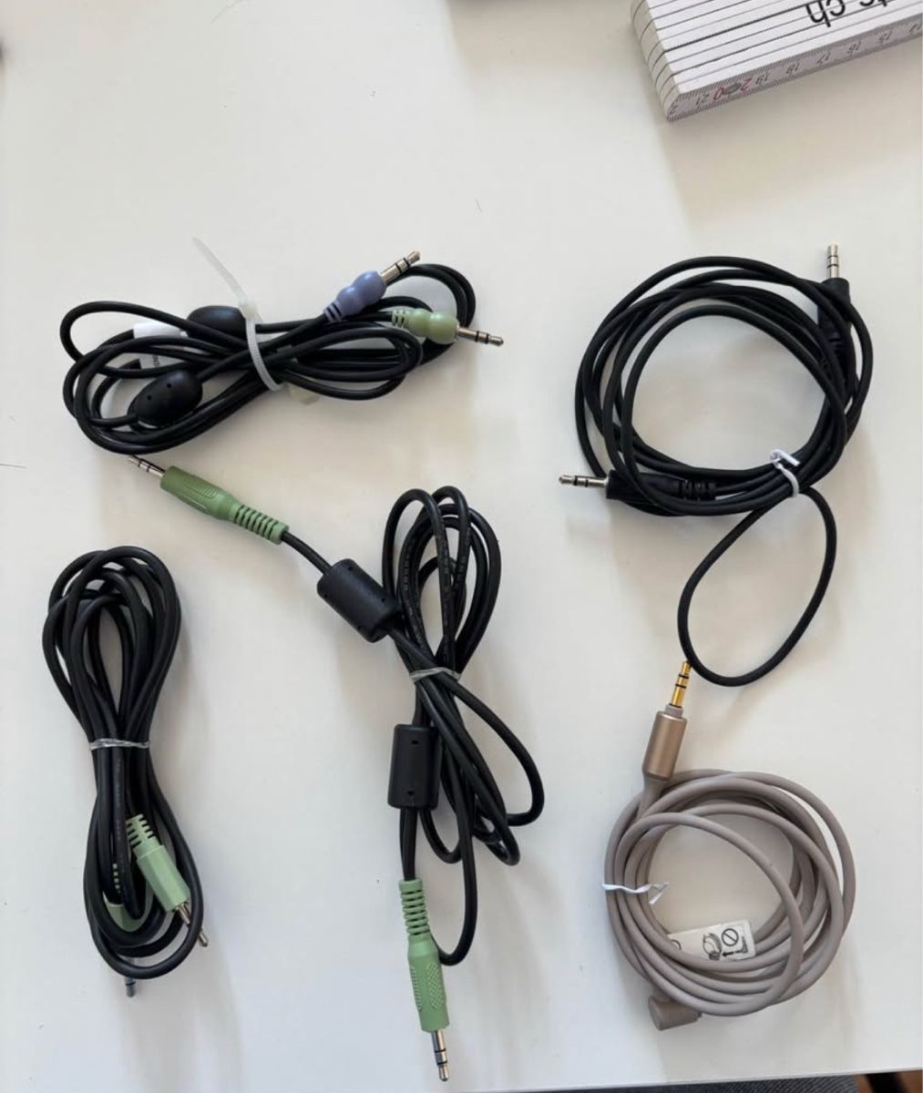 Cavi: Différents câbles, chargeurs, ipod, prise jack, 5.- la pièce – Usato da La Chaux-de-Fonds venduto da DANIELA19961996 2