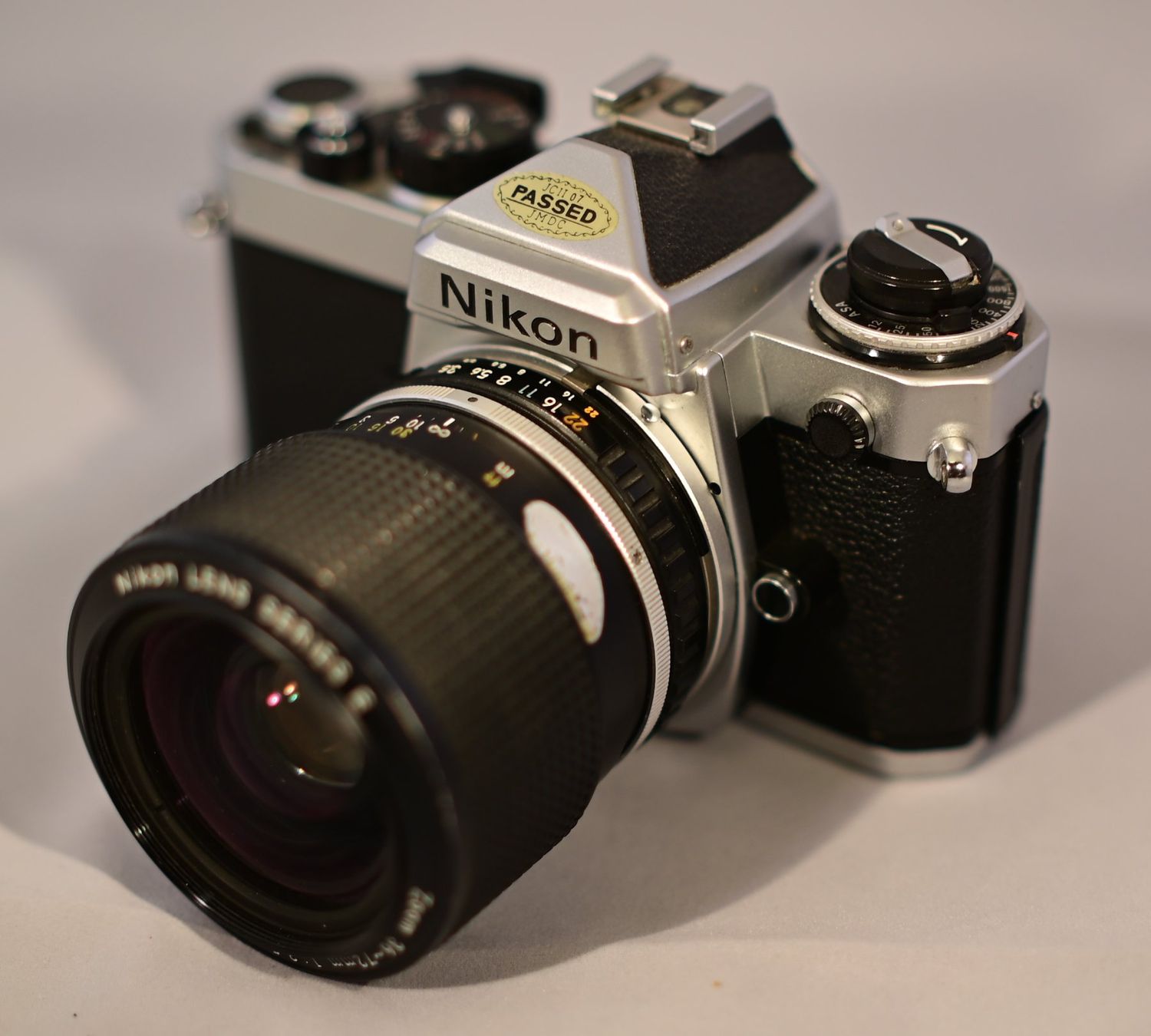 Nikon Kamera: Nikon FE mit Zoom Objektiv – Gebraucht aus Uster von Stoessda 1
