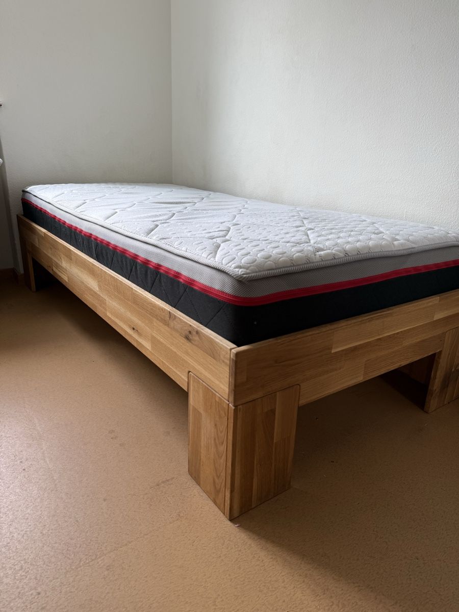 Letti: Massiv Holz Bett 90X200 – Usato da Zürich venduto da lau_8n8v