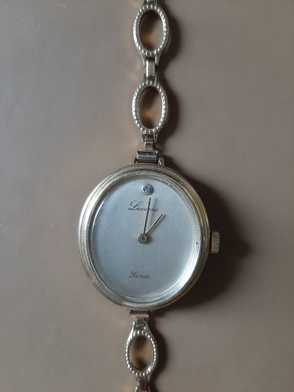 Swiss Orologi: Vintage Uhr, Lucerne Swiss – Usato da Sissach venduto da ruminative