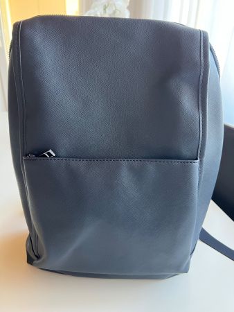 Rucksack Dunkelblau  minimalistisch Design NEU