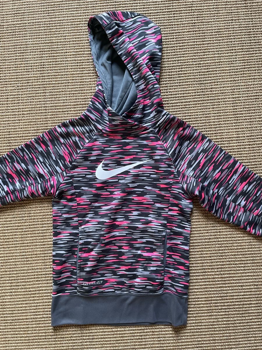 Nike Maglioni & Felpe: Nike Pullover ca. Gr. 128 – Usato da Zürich venduto da EliseSchmitz 1
