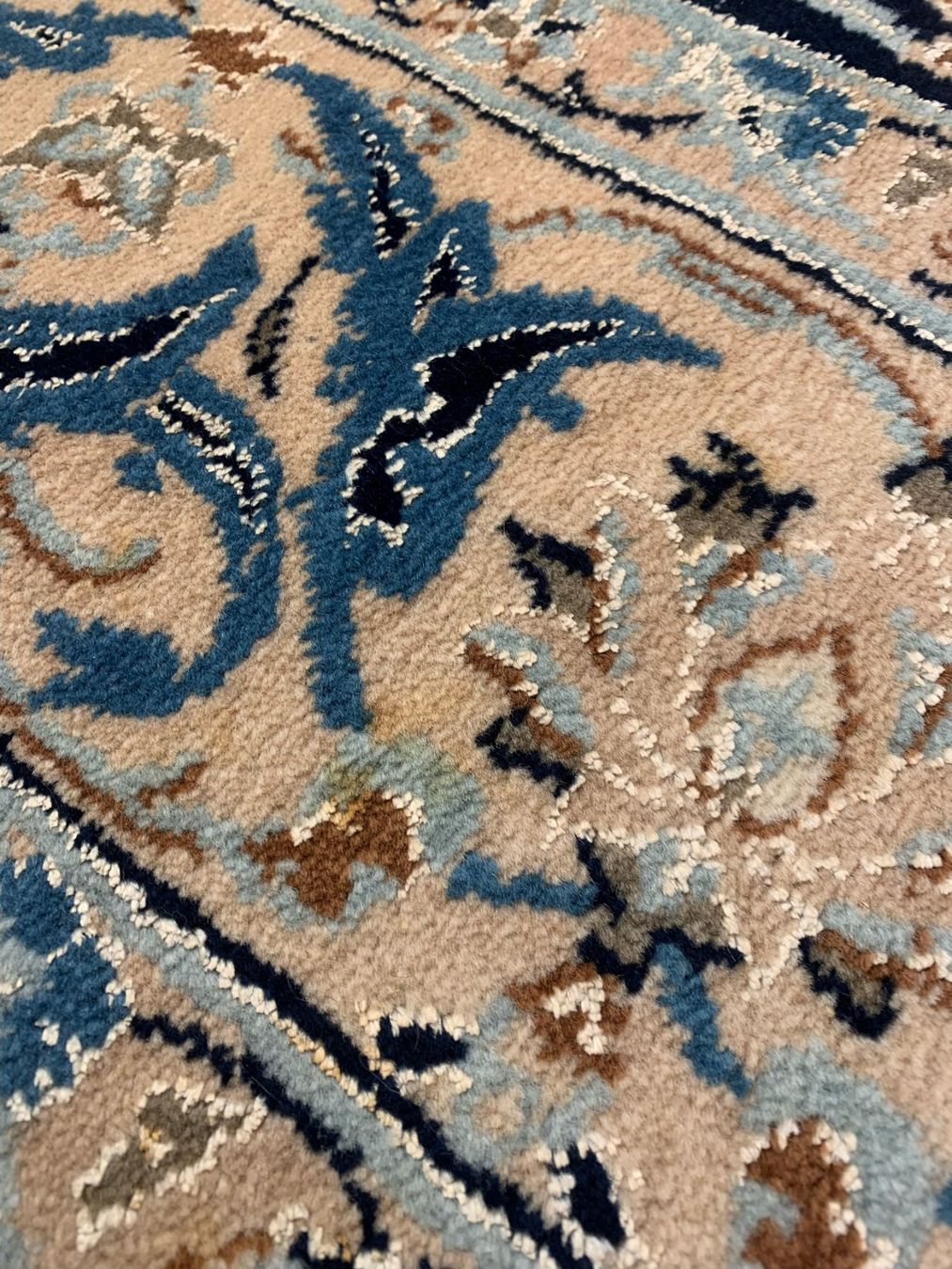 Nain Tappeti: Nain Teppich mit Seide – Usato da Luzern venduto da stilwerkstatt 6