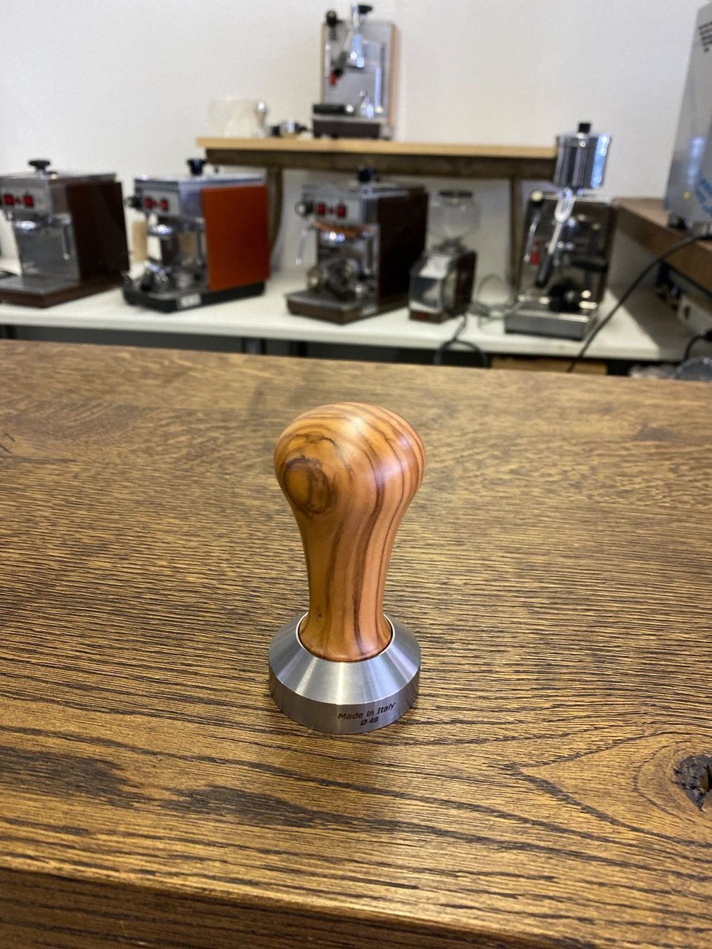 Olympia Express Macchine per caffè & Macchine per espresso: Olivenholz Tamper 49 mm Olympia Express – Nuovo e nell'imballaggio originale da Oberbüren venduto da Olympia9245 1