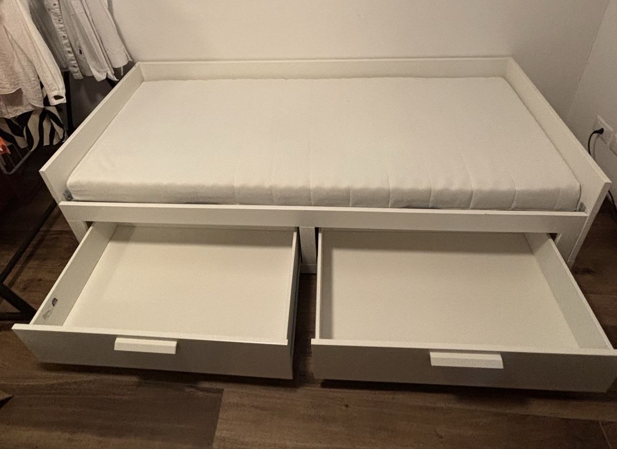Letti: Vendo letto 180x200, modello Brimbes – Usato da Gordola venduto da jes_6f55 2