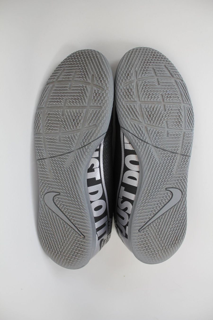 Nike Scarpe per ragazzi: Chaussures Nike  t. 38.5 – Usato da Peseux venduto da Gilloss 5