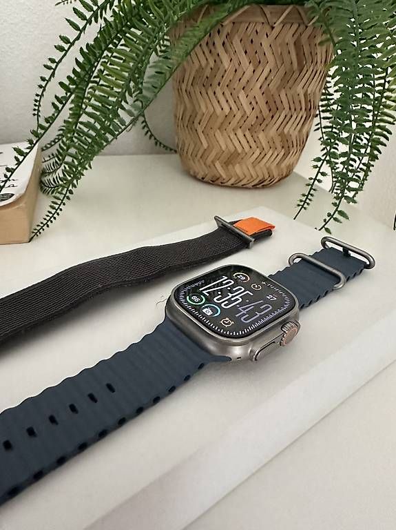 Smartwatch: Apple Watch Ultra 1 - Inkl 2 Original Bänder – Gebraucht aus Winterthur von Joel_h01 1