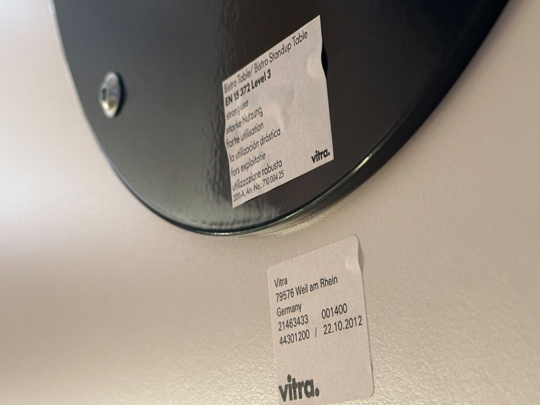 Vitra Tavoli: Vitra Bistrotisch High – Usato da Stettlen venduto da sti_2xls 2
