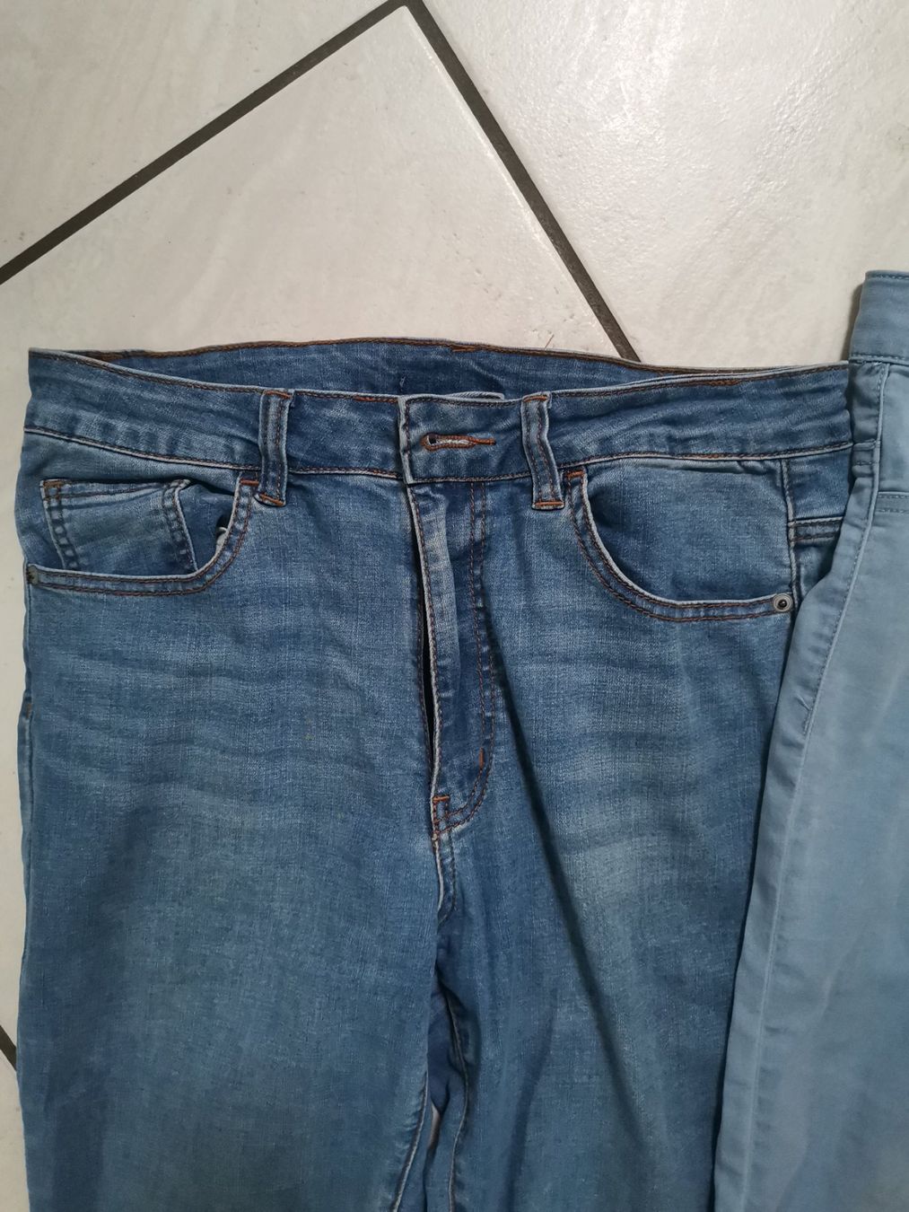 Jeans: 2 Paar Jeans Gr. M – Usato da Therwil venduto da JeannysTrendStyle 1