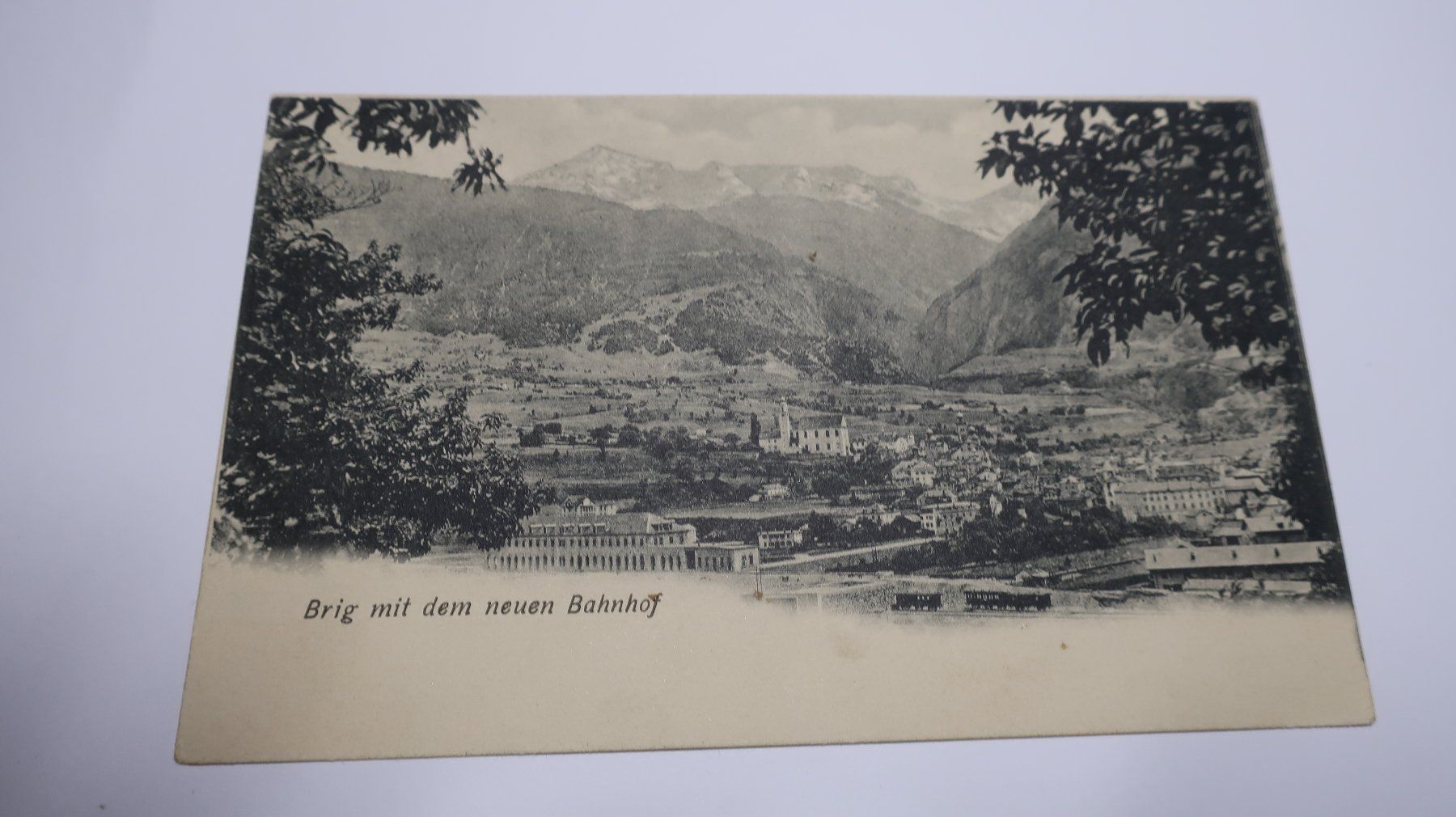 Cartoline postali: Brig mit dem neuen Bahnof. – Usato da Cormoret venduto da Pascalll2001 1
