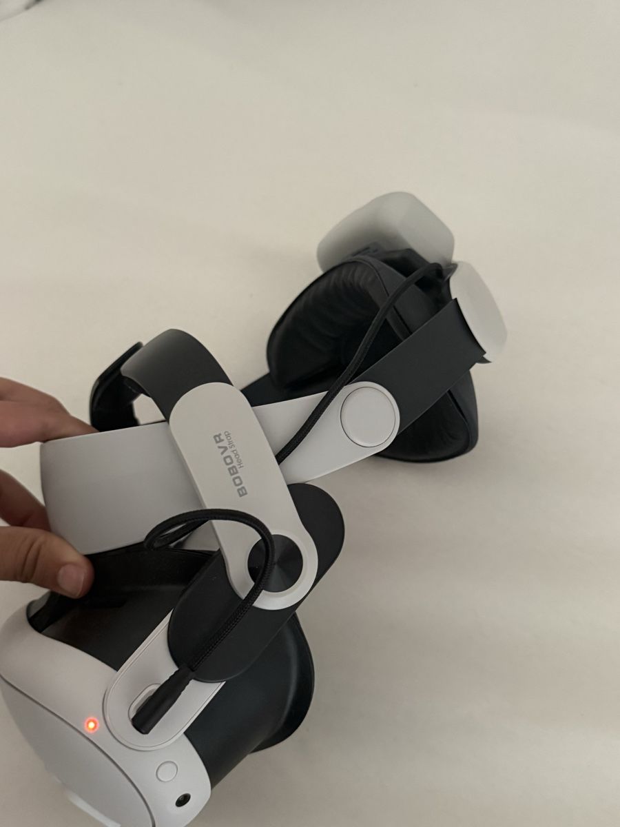 Meta Casque VR: Meta quest 3 + Bobovr – D'occasion à Turgi par ide_9dnd 2