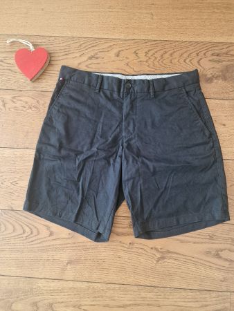 Herren Shorts Tommy Hilfiger schwarz Gr 32 neuwertig