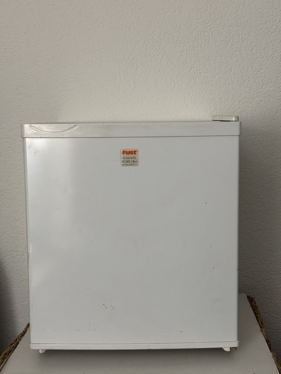 Kühlschrank: Fust Novamatic KS 060.1-Rs4 Mini Fridge White – Gebraucht aus Buttisholz von dio_fpb2 2