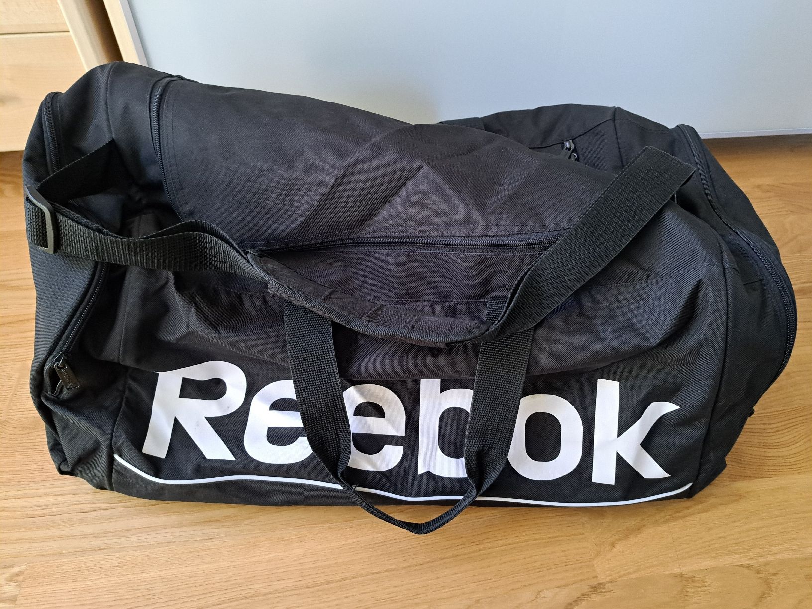 Reebok Borse: Reebok Sporttasche, schwarz – Usato da Murten venduto da ste_s76w