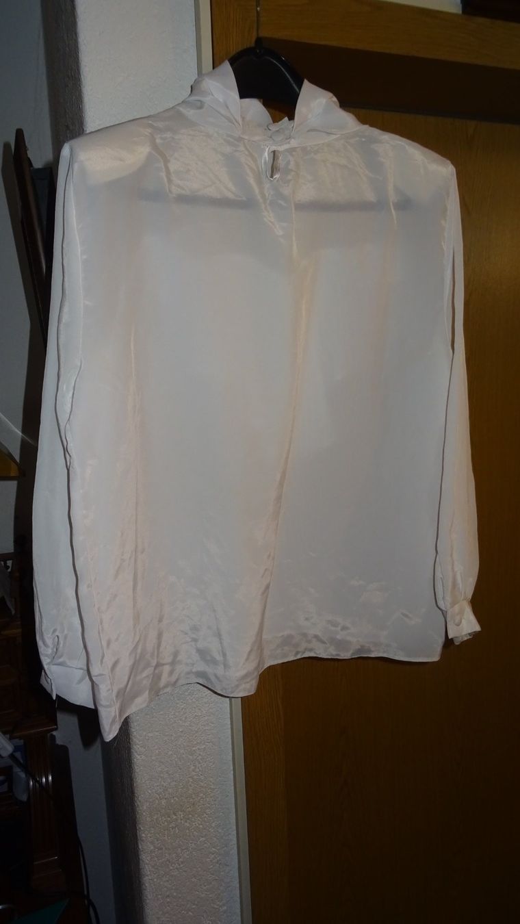 Camicette: DAMEN  BLUSE  SEHR SCHÖN ----- – Usato da Burgdorf venduto da stein12 1