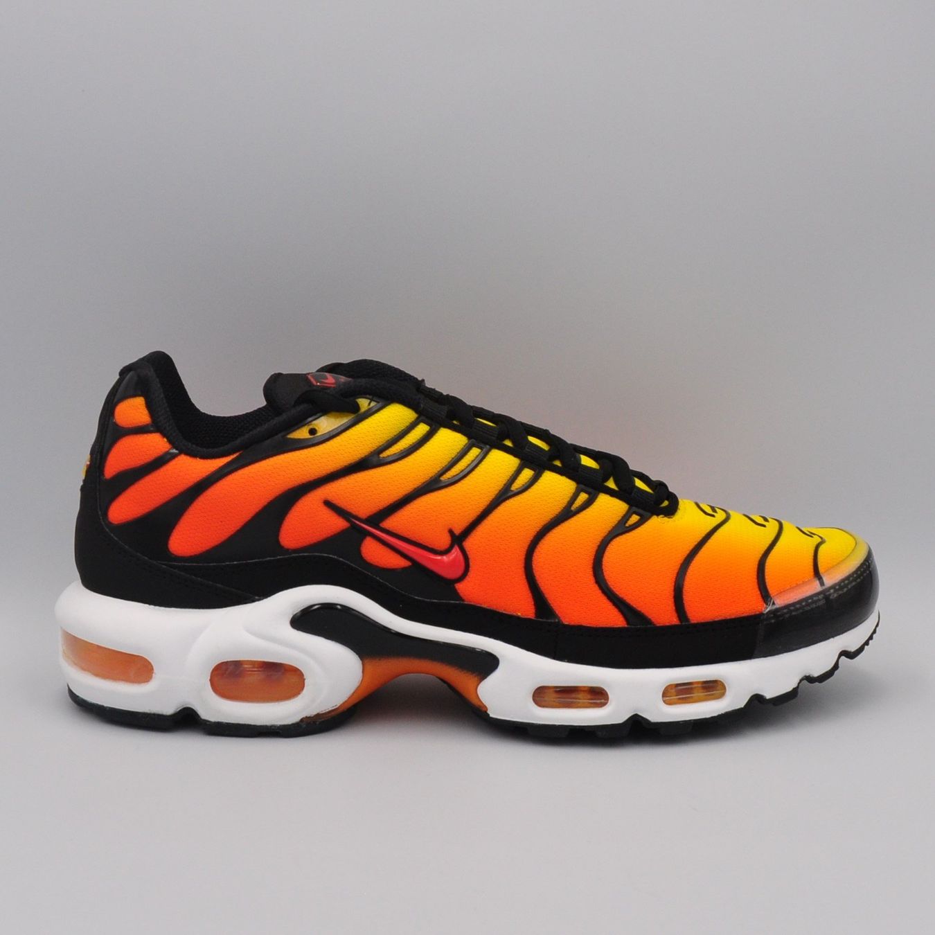 Nike Herrenschuhe: Nike Air Max Plus TN Tiger 42 – Neu und originalverpackt aus Bern von SneakerheavenLT 1