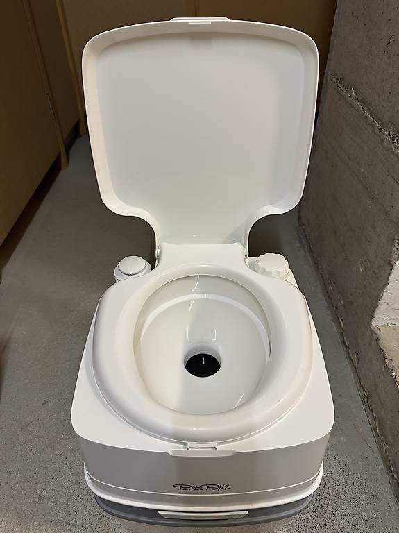 WC: Vendo Porta Potti WC – Usato da Locarno venduto da pat_gtn8 2