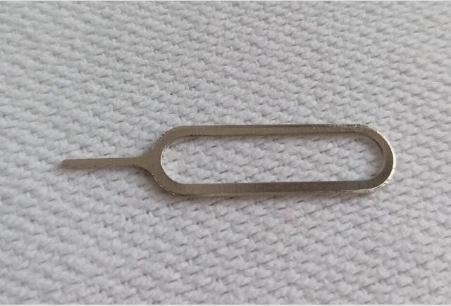 Tutti gli attrezzi: 2 SIM Karten Pin Nadel Oeffner – Nuovo (secondo la descrizione) da Erlinsbach venduto da boh_zp8f 1