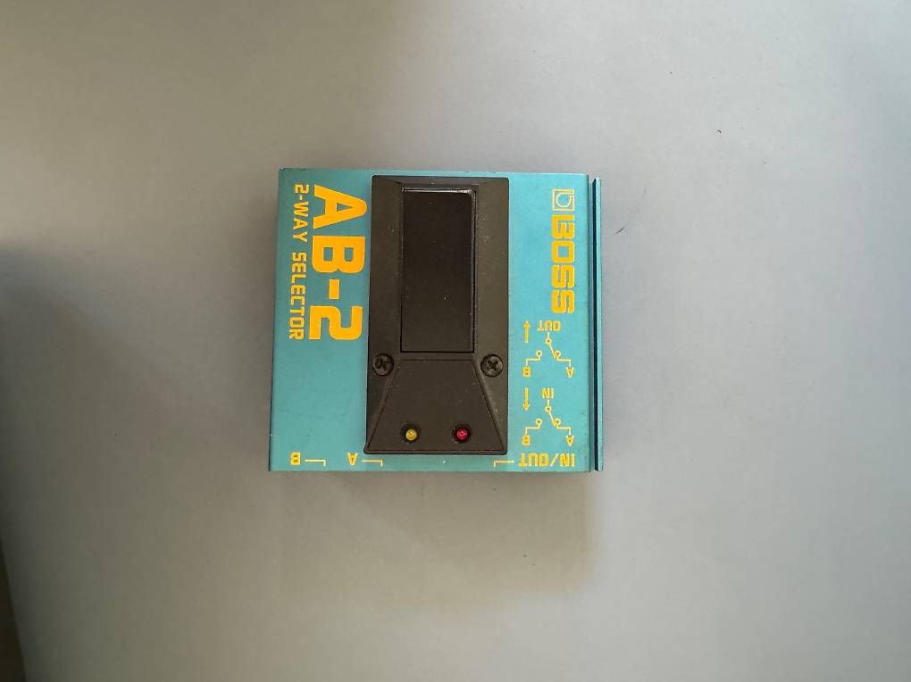 Strumenti musicali: BOSS AB-2 A/B Switch Pedal – Usato da Zürich venduto da whateverpeoplesayiam