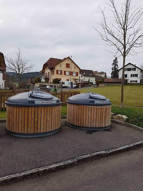 Abfalleimer: Abfalleimer Mülleimer Halbunterflurcontainer Abfallbehalter – Neu und originalverpackt aus Tavannes von .Rochat. 1