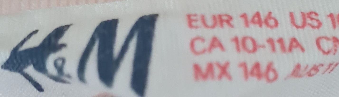 H&M Vestiti & Gonne: Kleid mit Glitzersternen Gr. 146 – Usato da Beinwil Freiamt venduto da tafa8 3