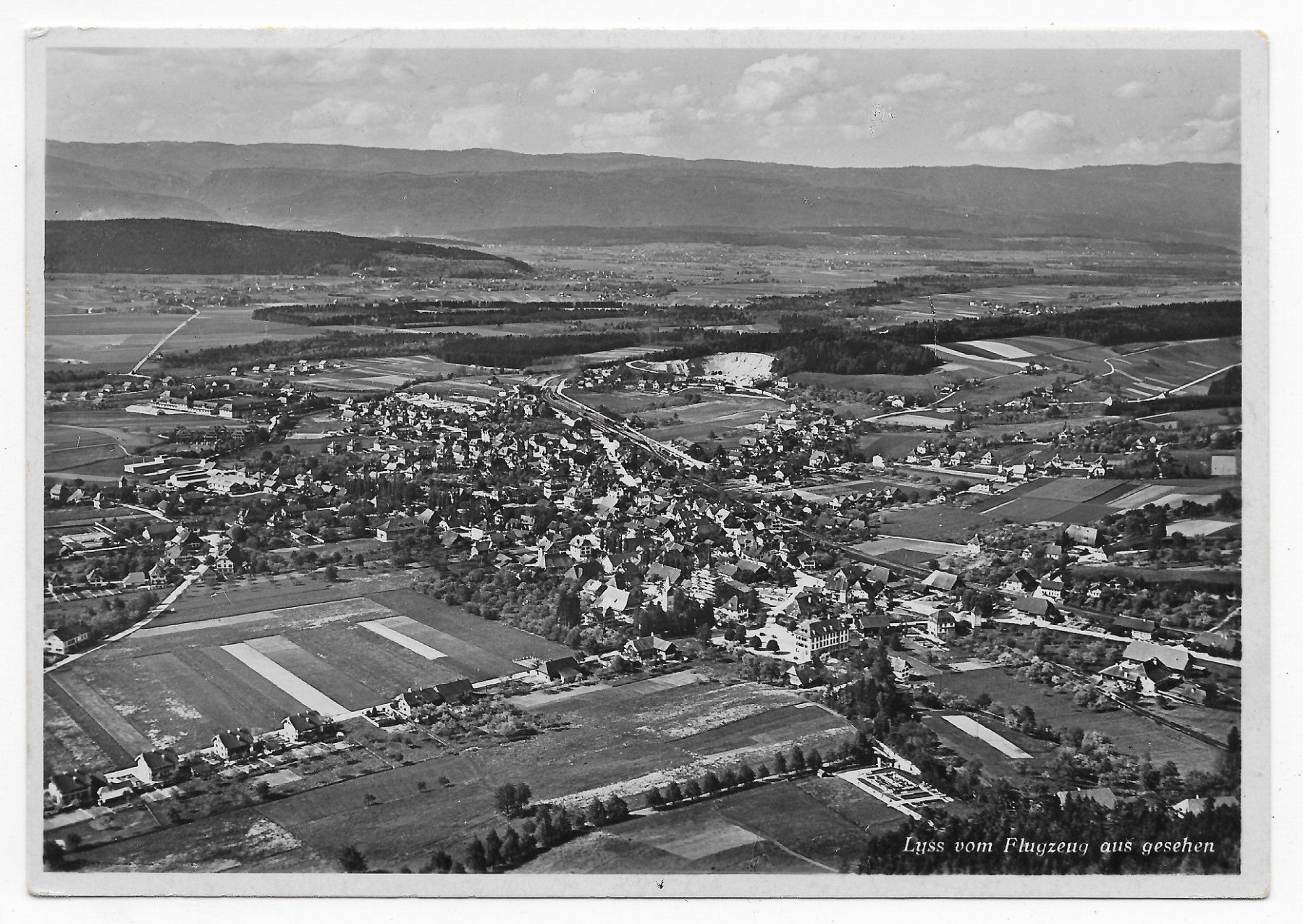 Cartoline postali: Lyss vom Flugzeug aus gesehen – Usato da Hefenhofen venduto da Richsalz
