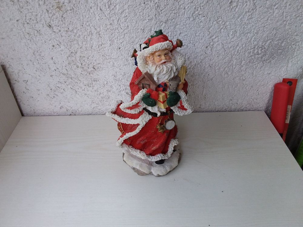 Weihnachtsmann Figur Stehend 19cm Realistisch Traditionell