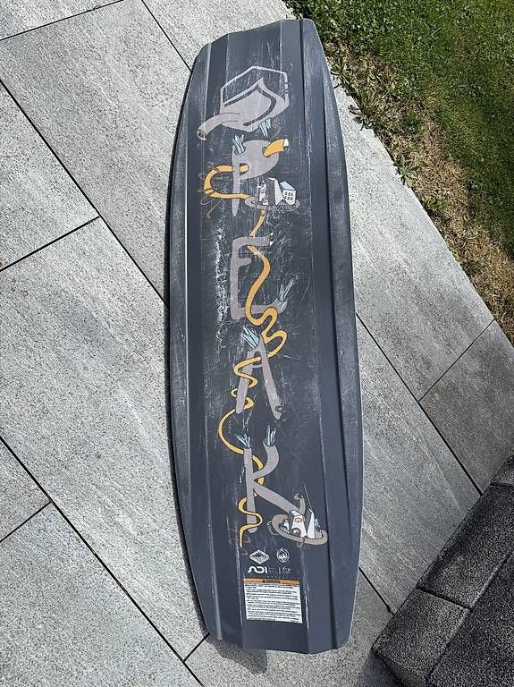 Surfboards & Schwimmbrette: Liquid Force 2025 Peak 151cm Wakeboard, inkl. Bindung Gr. 45 – Gebraucht aus Tagelswangen von Mantii 3