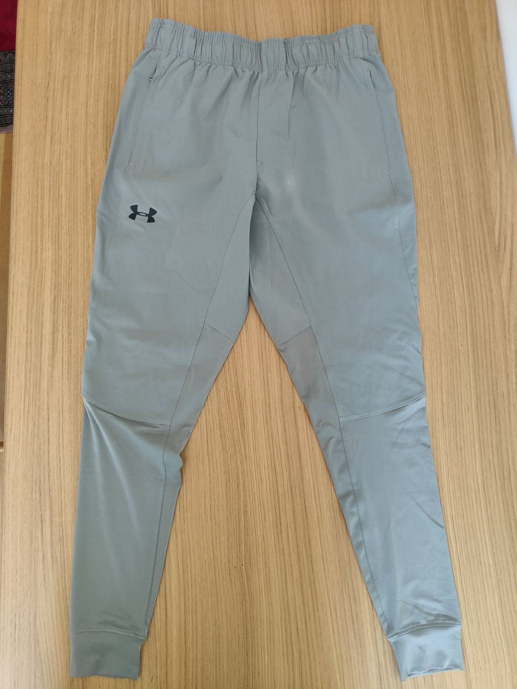 Under Armour Lots de vêtements: 3x Sporthosen Under Armour, M – D'occasion à Olten par Gegendiekultur 8