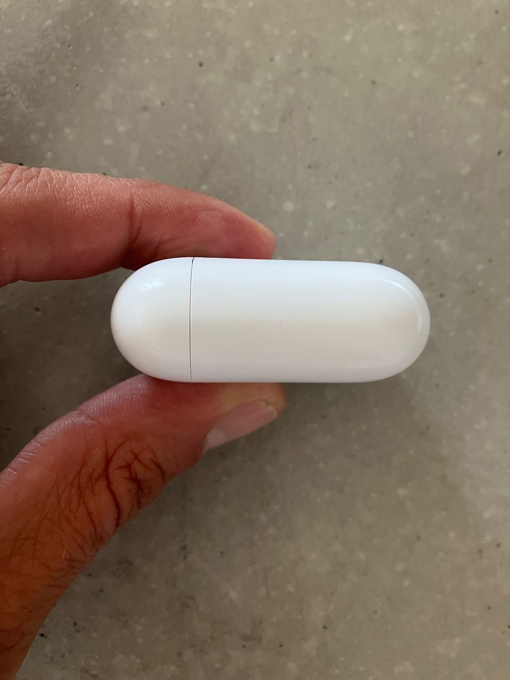 Apple Cuffie: APPLE AIRPODS Case – Usato da Lausanne venduto da mr.v 6