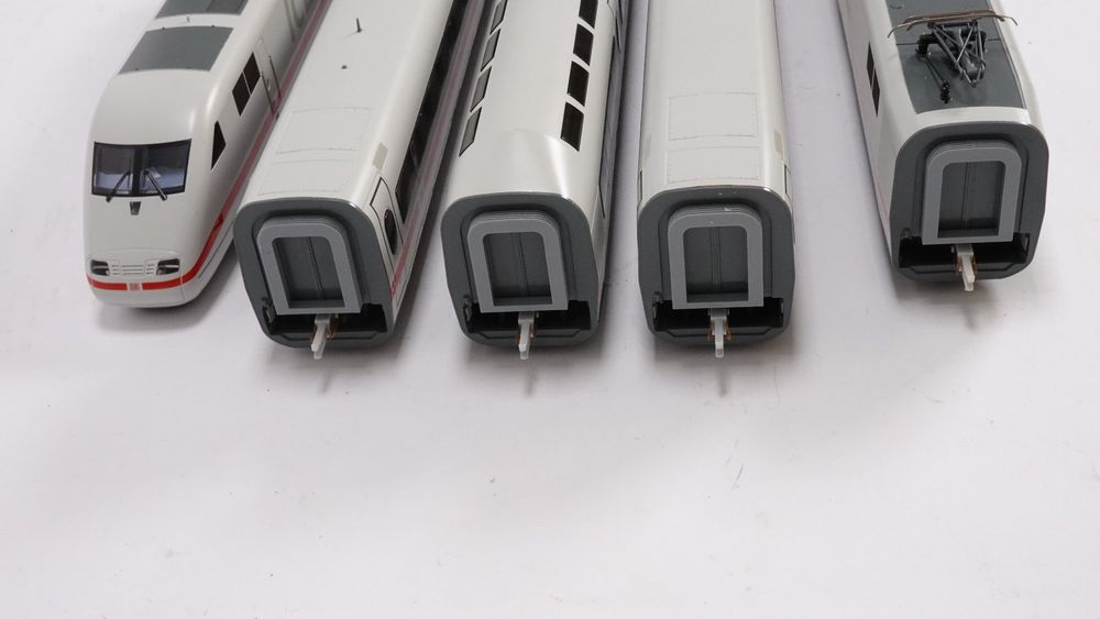 e51 Märklin 37702 DB BR 401 Triebzug ICE 1 5-teilig (Gebraucht) in Thun ...