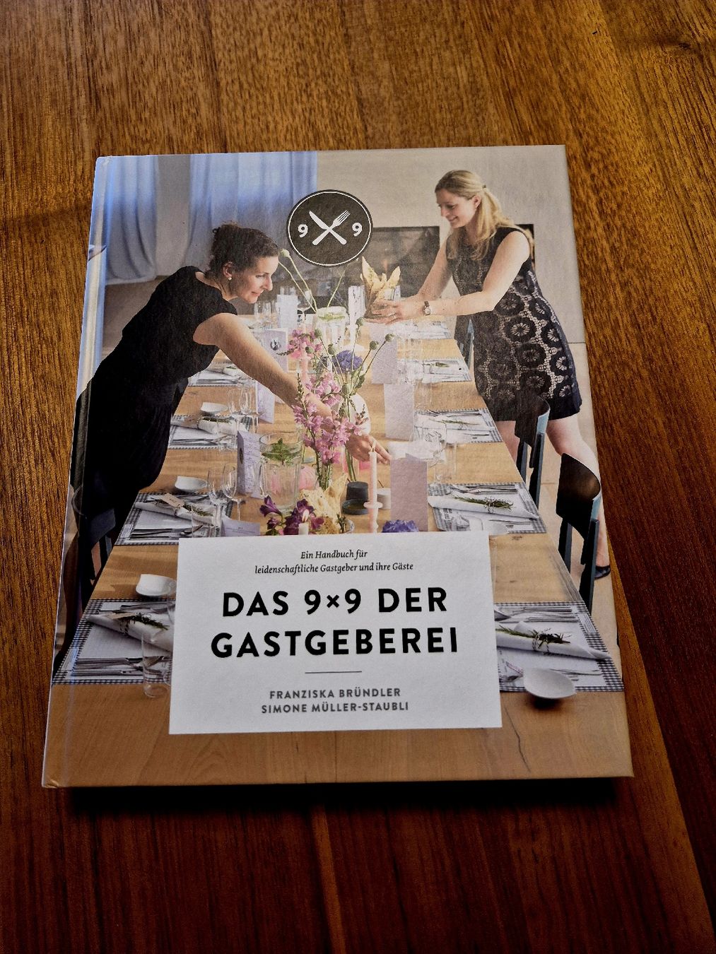 Libri: Das 9x9 der Gastgeberei – Usato da Zürich venduto da Nlisita