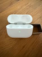 APPLE AirPods Pro 2 Charging Case