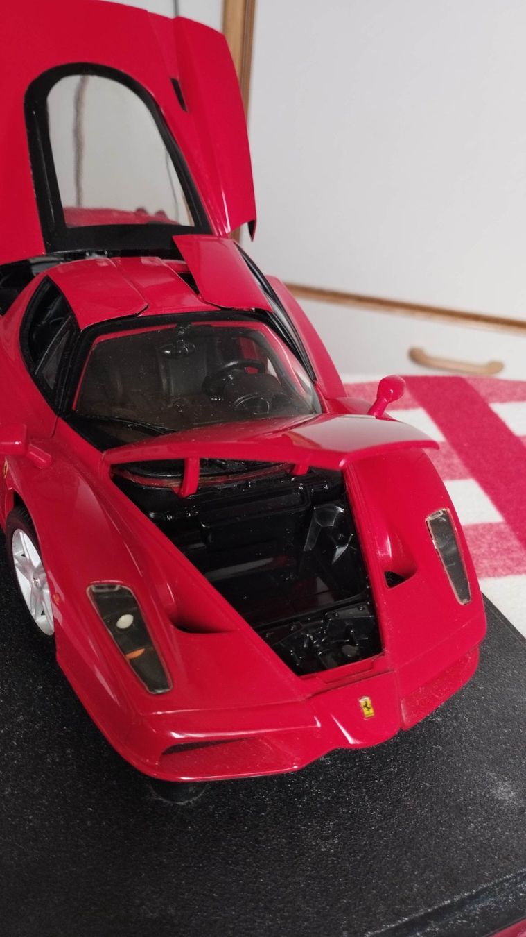 Hot Wheels Modellautos: Ferrari Enzo – Gebraucht aus Chur von oriori 3