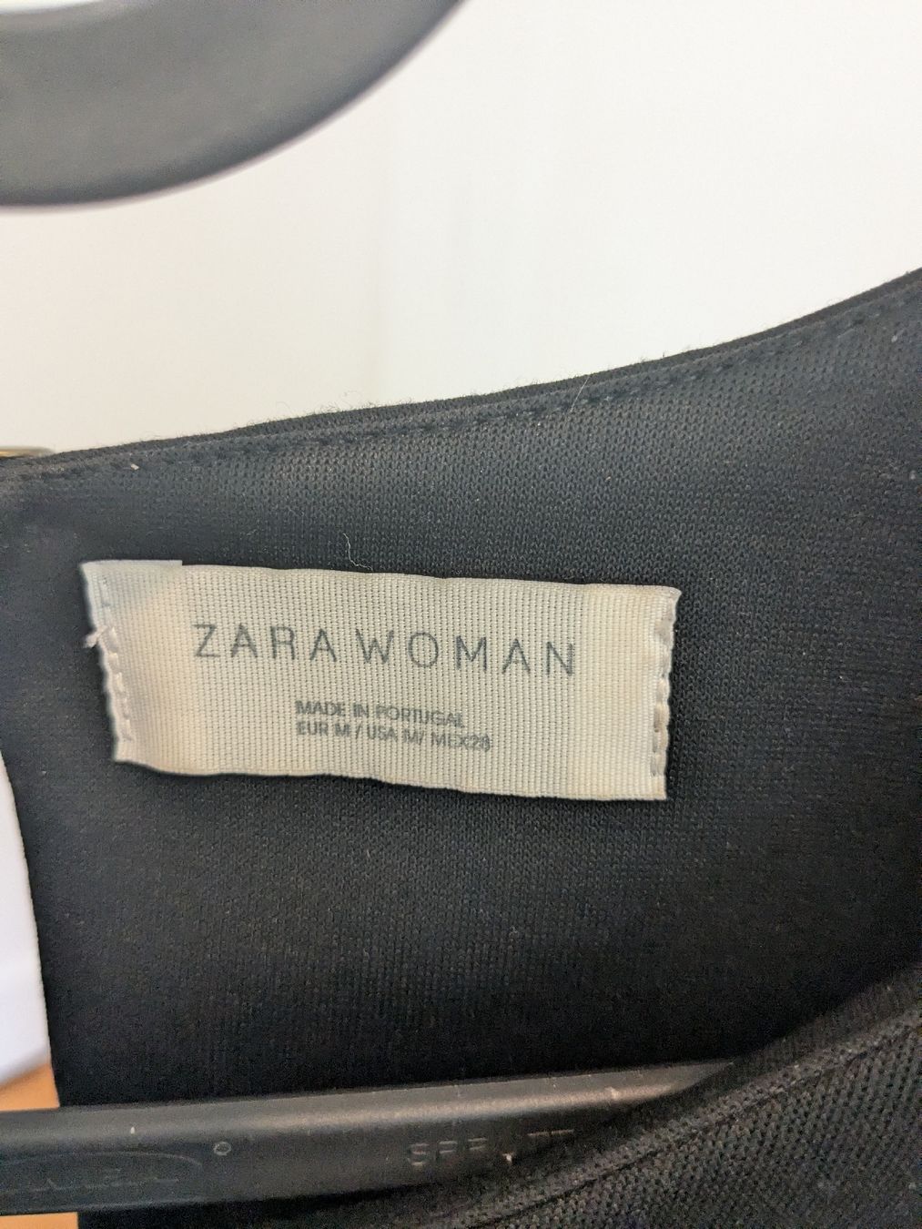 Zara Robes: zara black dress  – D'occasion à Genève par Valentyna_ann 2