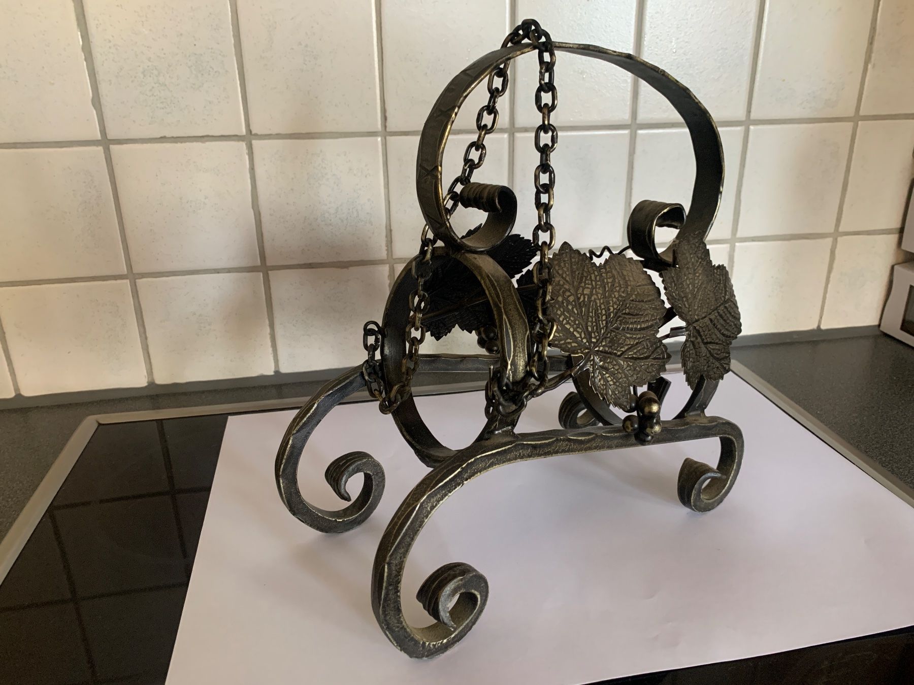 Supporti a parete: Weinflaschenhalter aus Metall – Usato da Volketswil venduto da dancingsoul74 4
