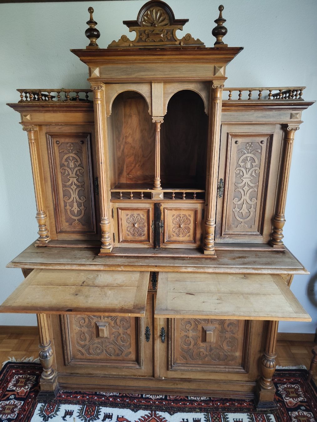 Credenze: Antiker Buffetschrank, Holz geschnitzt, rustikal, Vintage – Usato da Roggwil TG venduto da ers_9m72 8