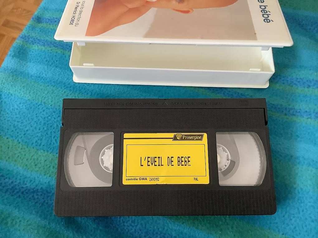 Tutti i VHS: K7 VHS l éveil de bébé – Usato da Icogne venduto da Juka 2
