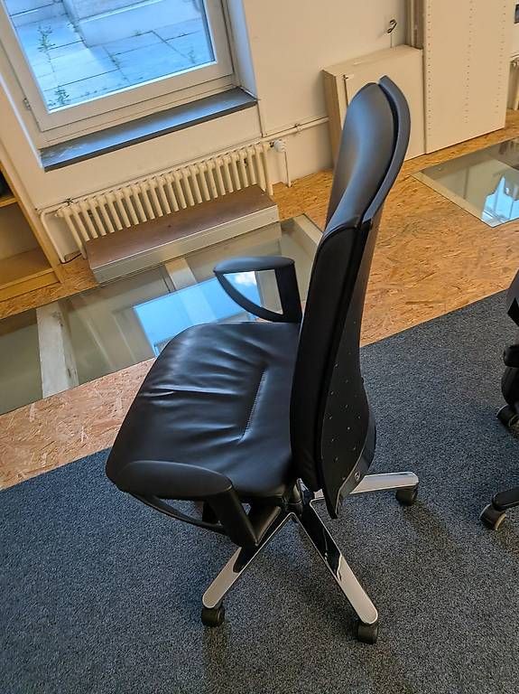 Chaises: Bürostuhl mit Rollen – D'occasion à Zürich par Hungi04 1