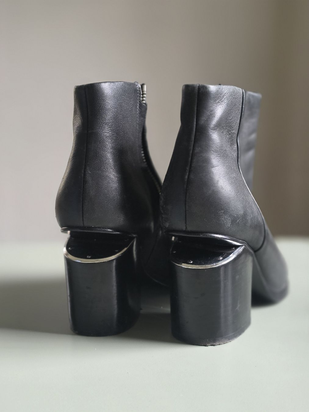 Alexander Wang Damenschuhe: ALEXANDER WANG Schwarze Leder Stiefeletten GR. 37.5 – Gebraucht aus Zürich von connem 2