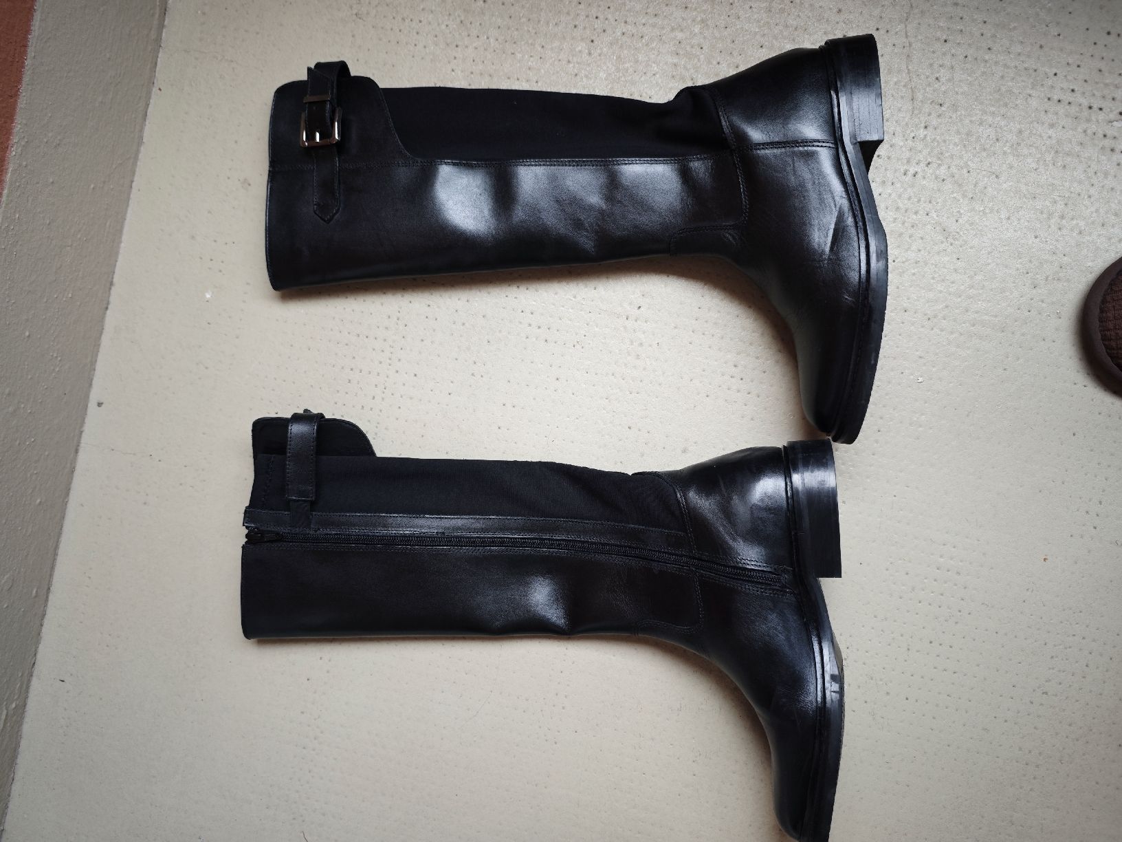 Scarpe da donna: Black Leather CafeNoir Boots Size 38 – Usato da Bern venduto da Turbine 3