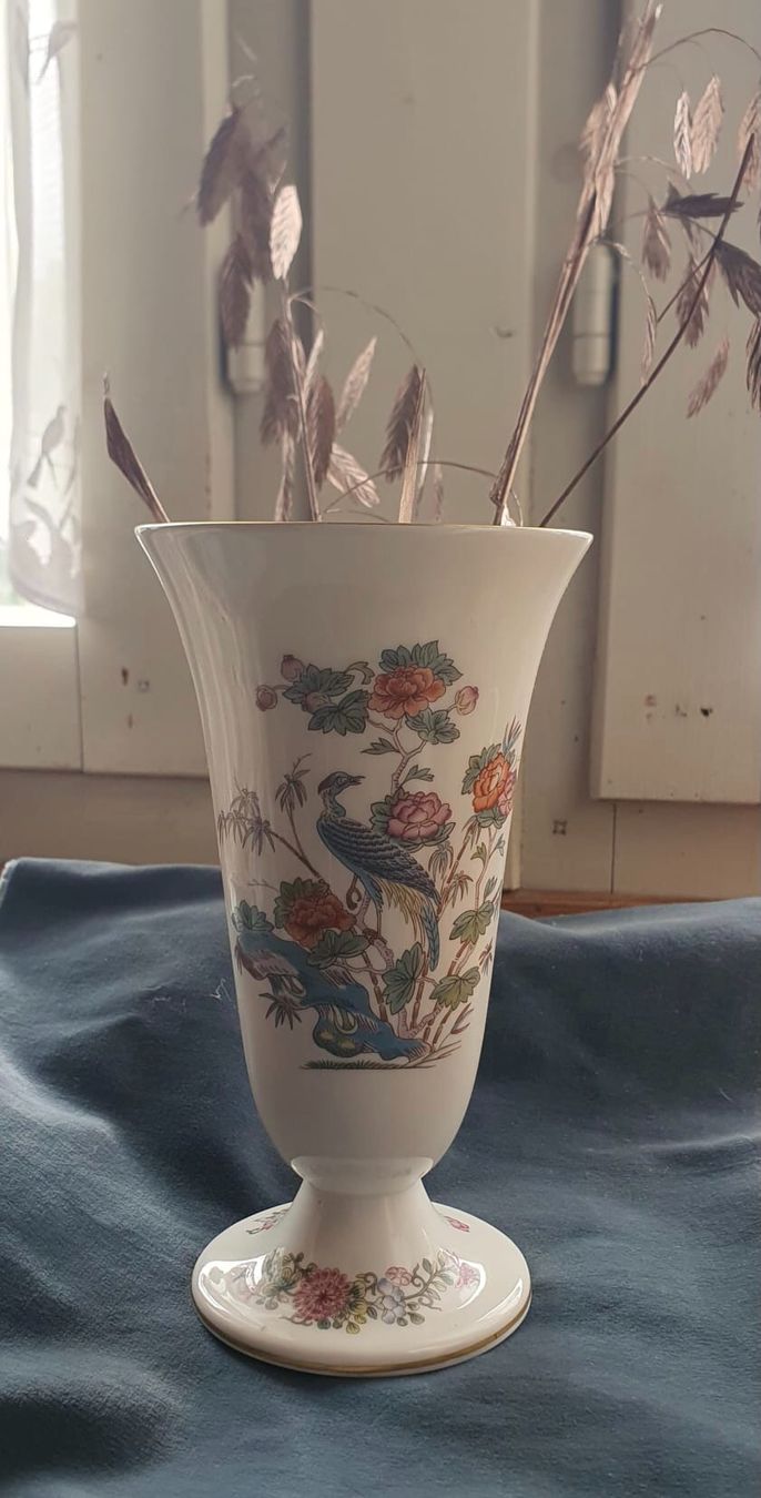 Wedgwood Vasen & Gefässe: Vase Wedgwood "Bone China "/ Vaso – Gebraucht aus Fribourg von SD1910 2