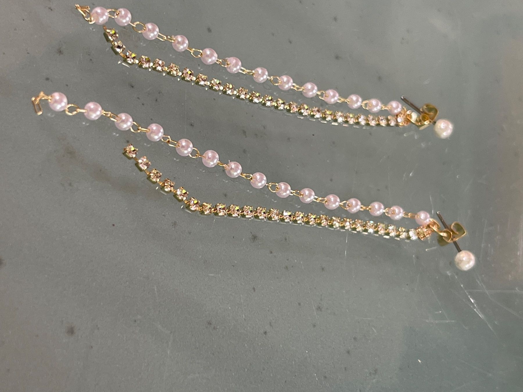 Ohrringe & -stecker: Orecchìni lunghi con perle e catene-Chic e elegante – Neu und originalverpackt aus Gordevio von LanaZimm 5