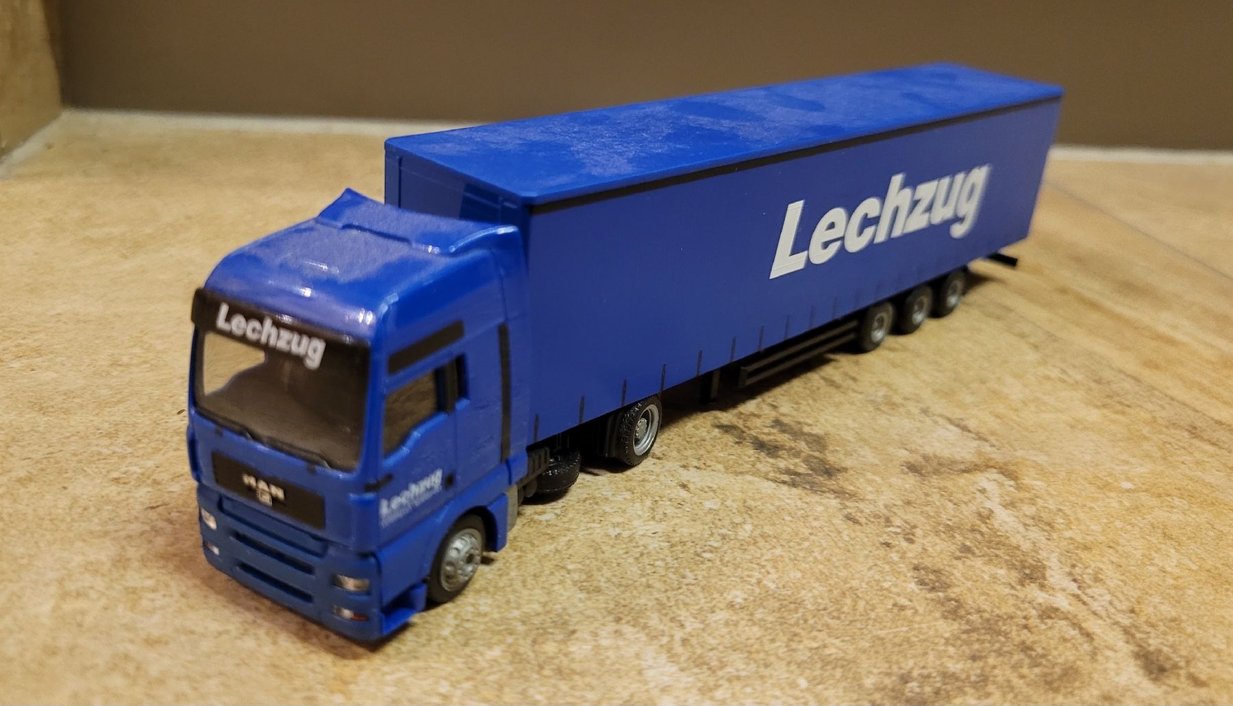 Herpa Kit di modellismo & Modellini statici: Herpa LKW's 1:87 – Usato da Hettiswil venduto da kuese85 3
