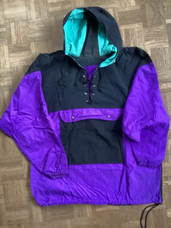 Windblouson aus Nylontactel