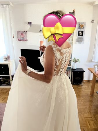 Brautkleid mit Schleppe
