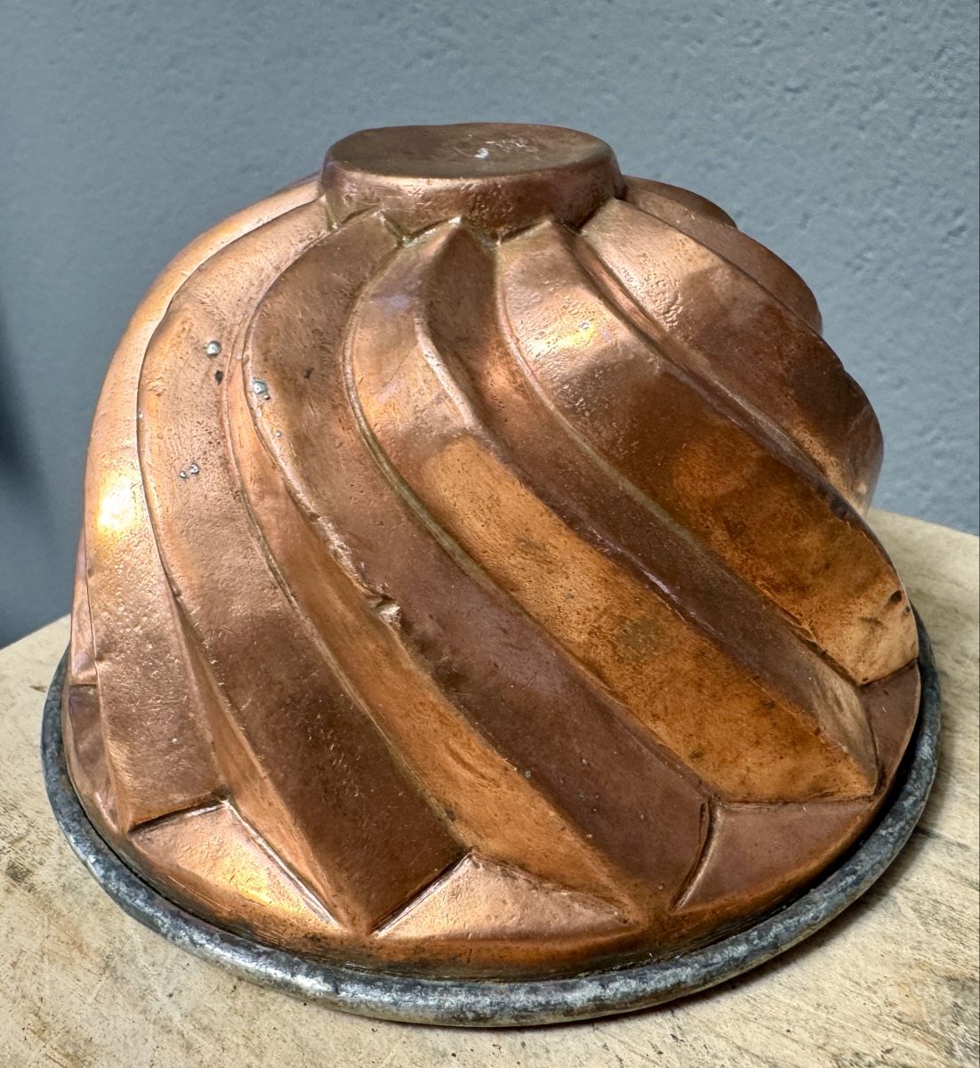 Moules à gâteaux: Kleine alte Backform aus Kupfer 11 cm – D'occasion à Rothrist par Luckywinner