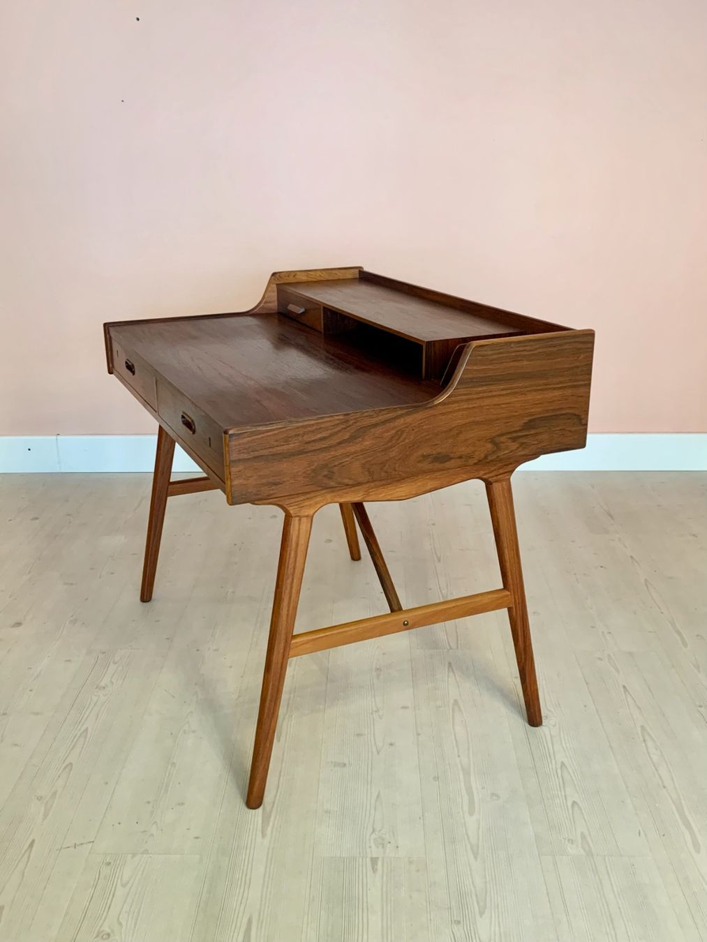 Schreibtische: Palisander SchreibtischTeak Pult  50er – Gebraucht aus Basel von MidMod20C 1
