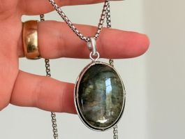 Collier avec pendentif labradorite pierre