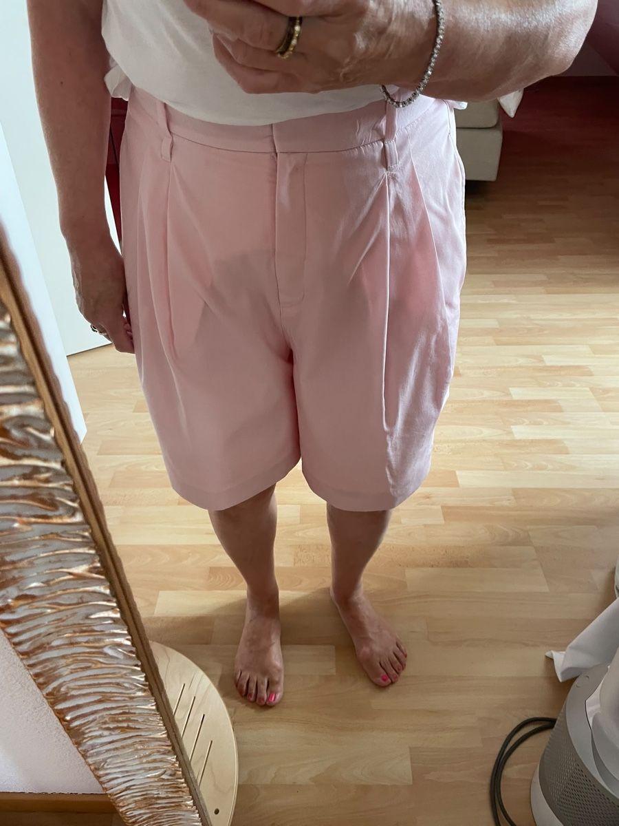 Hugo Boss Hosen: Hugo Boss Shorts Grösse 42 rosa – Gebraucht aus Sissach von Monkbay